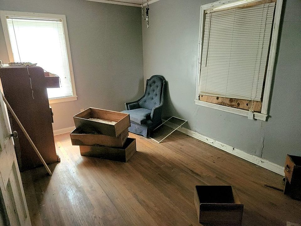 2nd image of 3130 Harris Dr