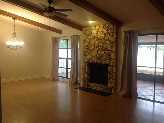 4th image of 1458 Connors Ln