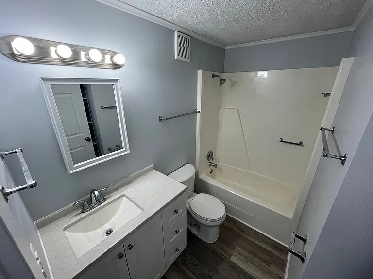 1684 Churchill Downs Rd #D — Photo 7