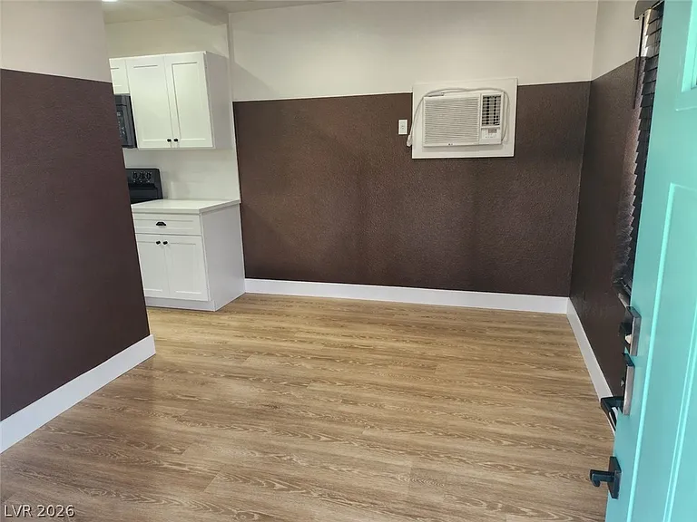 1065A Franklin Ave — Photo 4