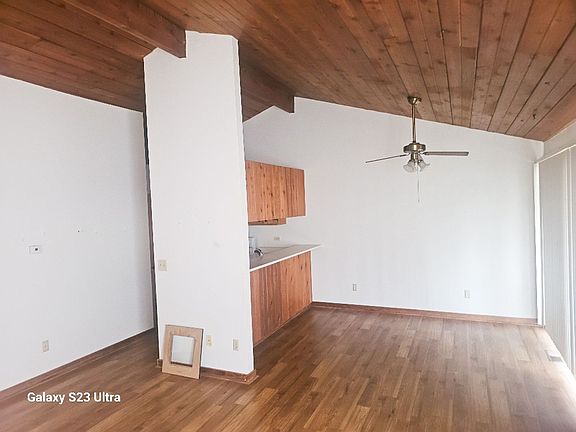 4th image of 525 N Blackhawk Blvd #4