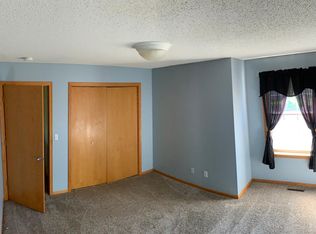 909 Winsome Way NW #909, Isanti, MN 55040