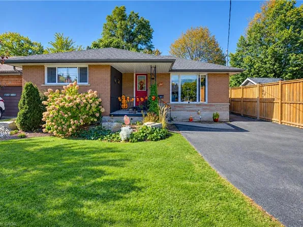 87 Bond St, Kitchener, ON N2H 4S4