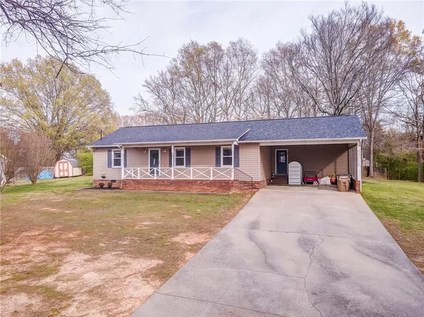 96 Oak Hill Dr, Calhoun, GA 30701