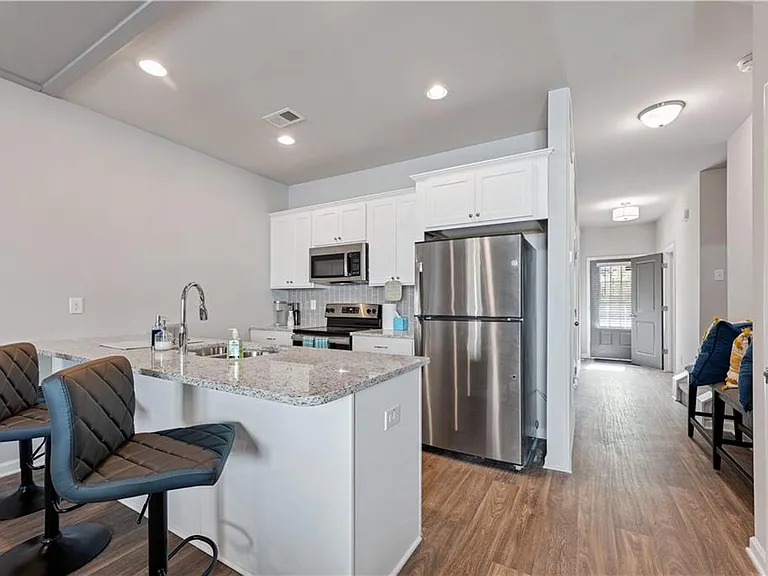 2831 Ridgeview Dr SW — Photo 4