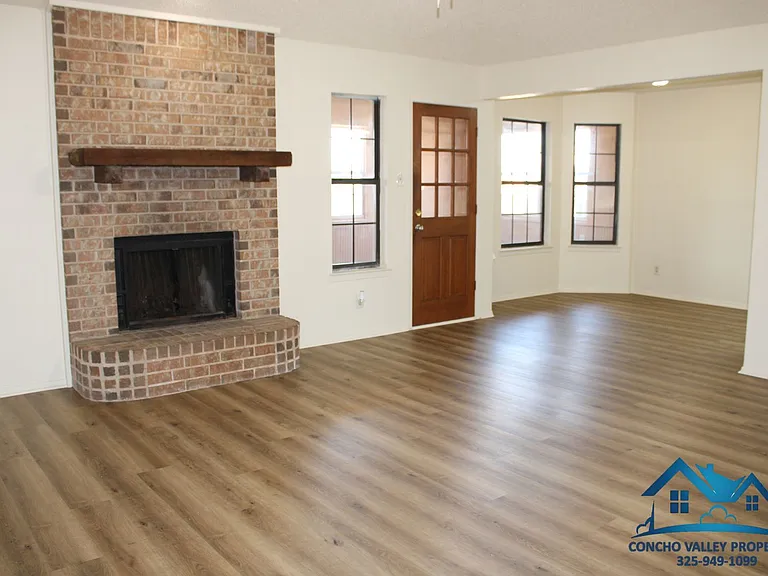 1706 Kansas Ave — Photo 2