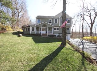 42 McNomee St, Oakland, NJ 07436