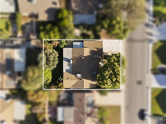 4th image of 316 Bermuda St