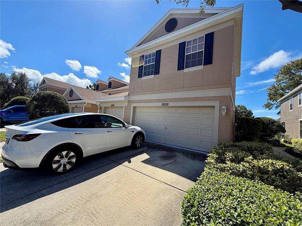3 bed, 2.0 bath, 1740 sqft, $2,650 — Photo 1