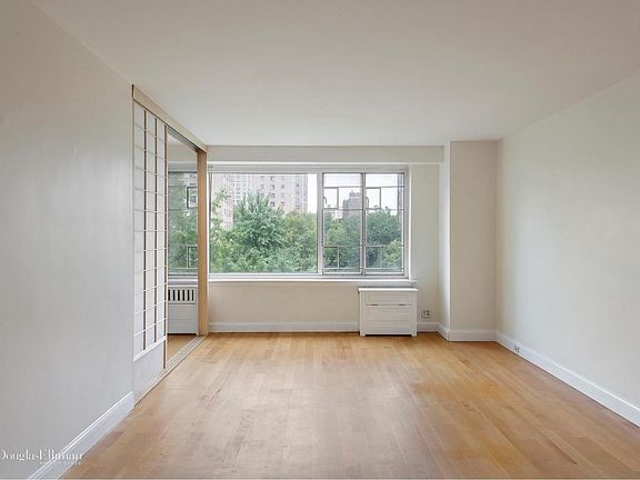 3rd image of 392 Central Park W APT 6G