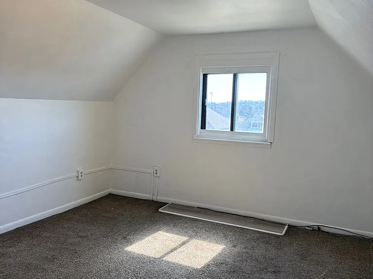 133 E 20th Ave — Photo 7
