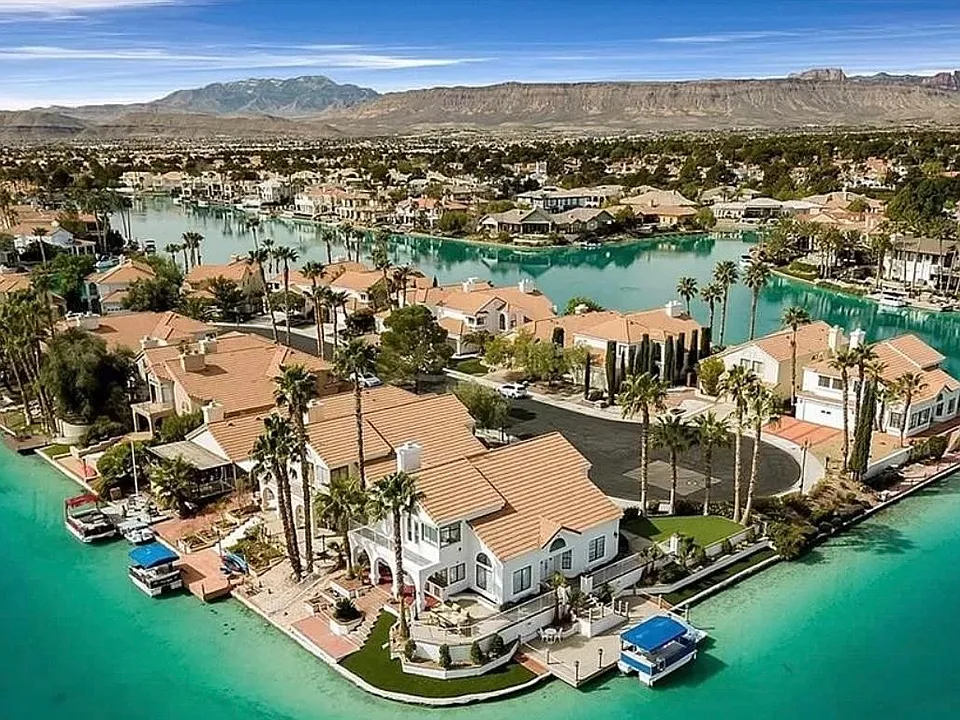 3000 Waterside Cir
