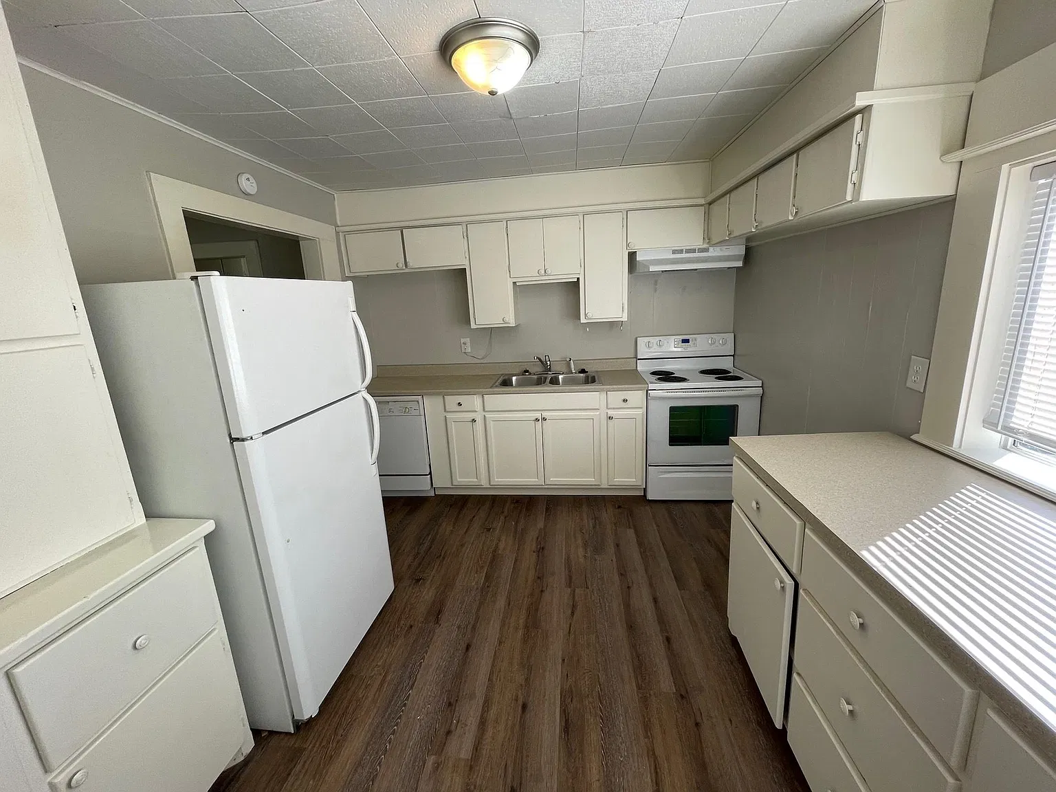 2 bed, 800 sqft, $1,050 — Photo 2