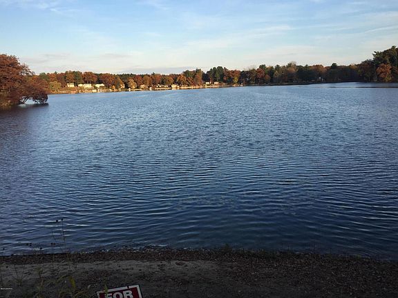 5th image of 12602 Point Dr NE
