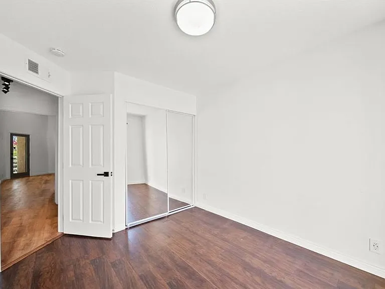 25725 Perlman Pl #127 — Photo 13
