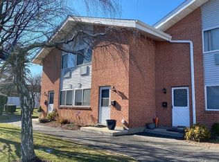 208 Flax Hill Rd APT 12, Norwalk, CT 06854