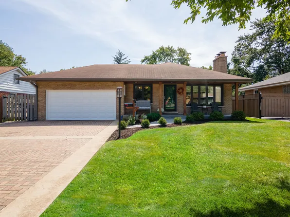 358 E Saint Charles Rd, Elmhurst, IL 60126