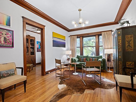 3rd image of 1449 W Belle Plaine Ave #1W