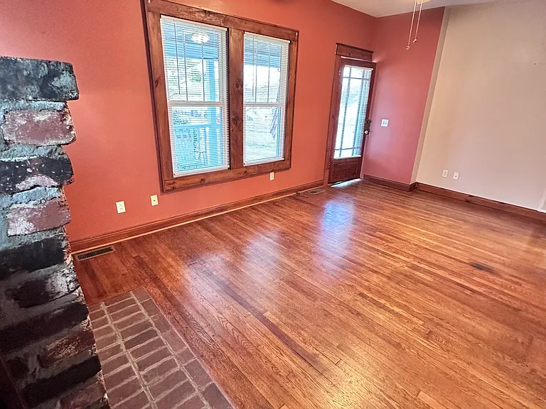 923 E Hillcrest Dr #2 — Photo 23