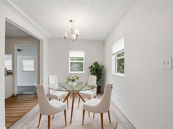 3rd image of 1510 E NAVAJO AVENUE
