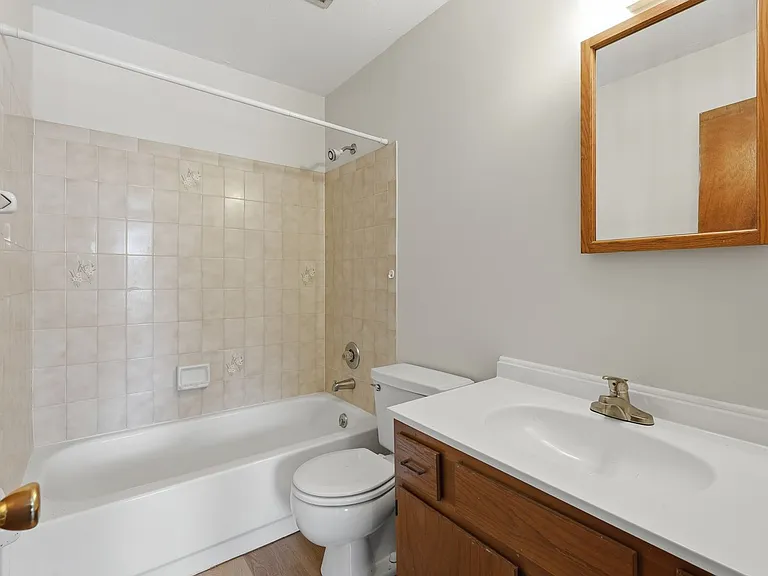 2300 SW 43rd St #C3 — Photo 17
