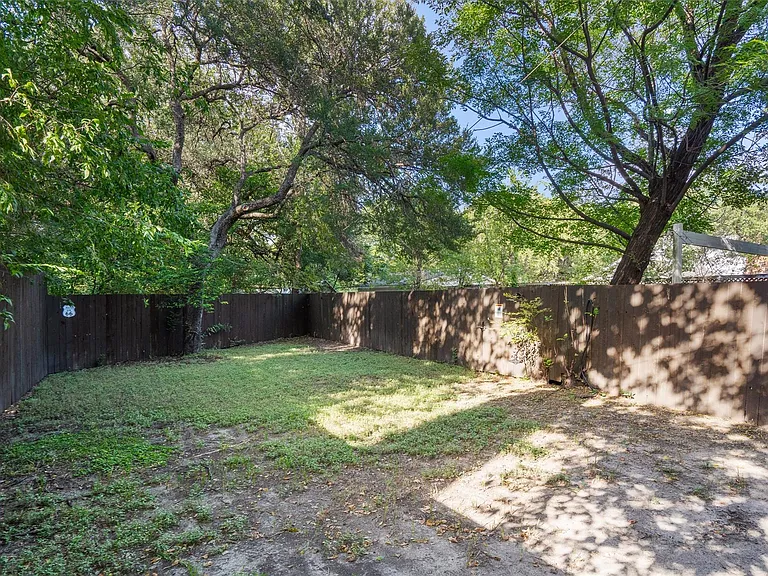 2414 Jones Rd — Photo 23