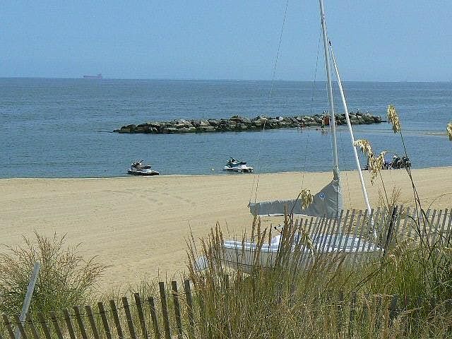 Gorgeous Beaches walking distance