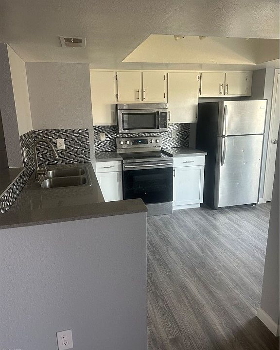 1st image of 2981 Country Manor Ln APT 2
