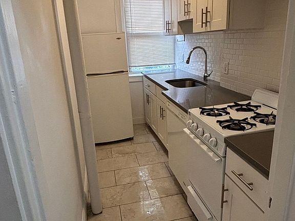 5th image of 101 Summer St #404