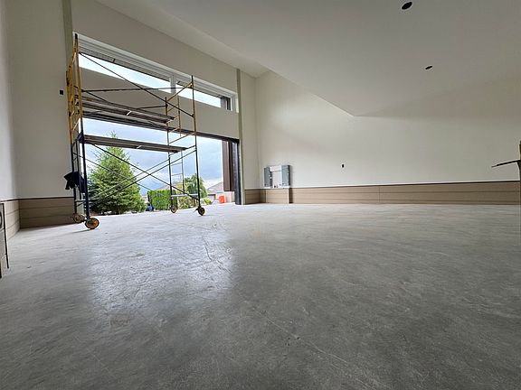 3rd image of 36228 Sandringham Dr #4