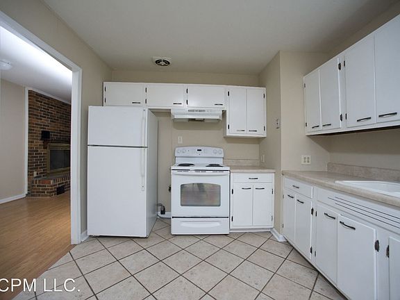 5th image of 2104 Medaris Rd NW