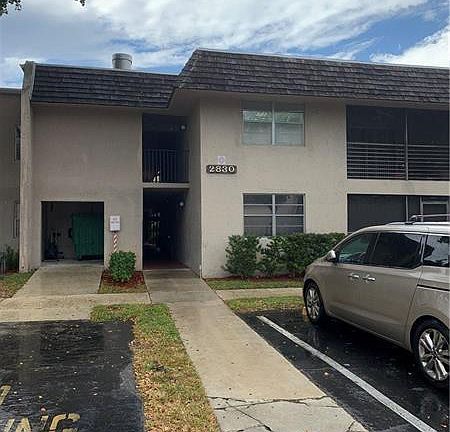 2nd image of 2830 Riverside Drive #102-a