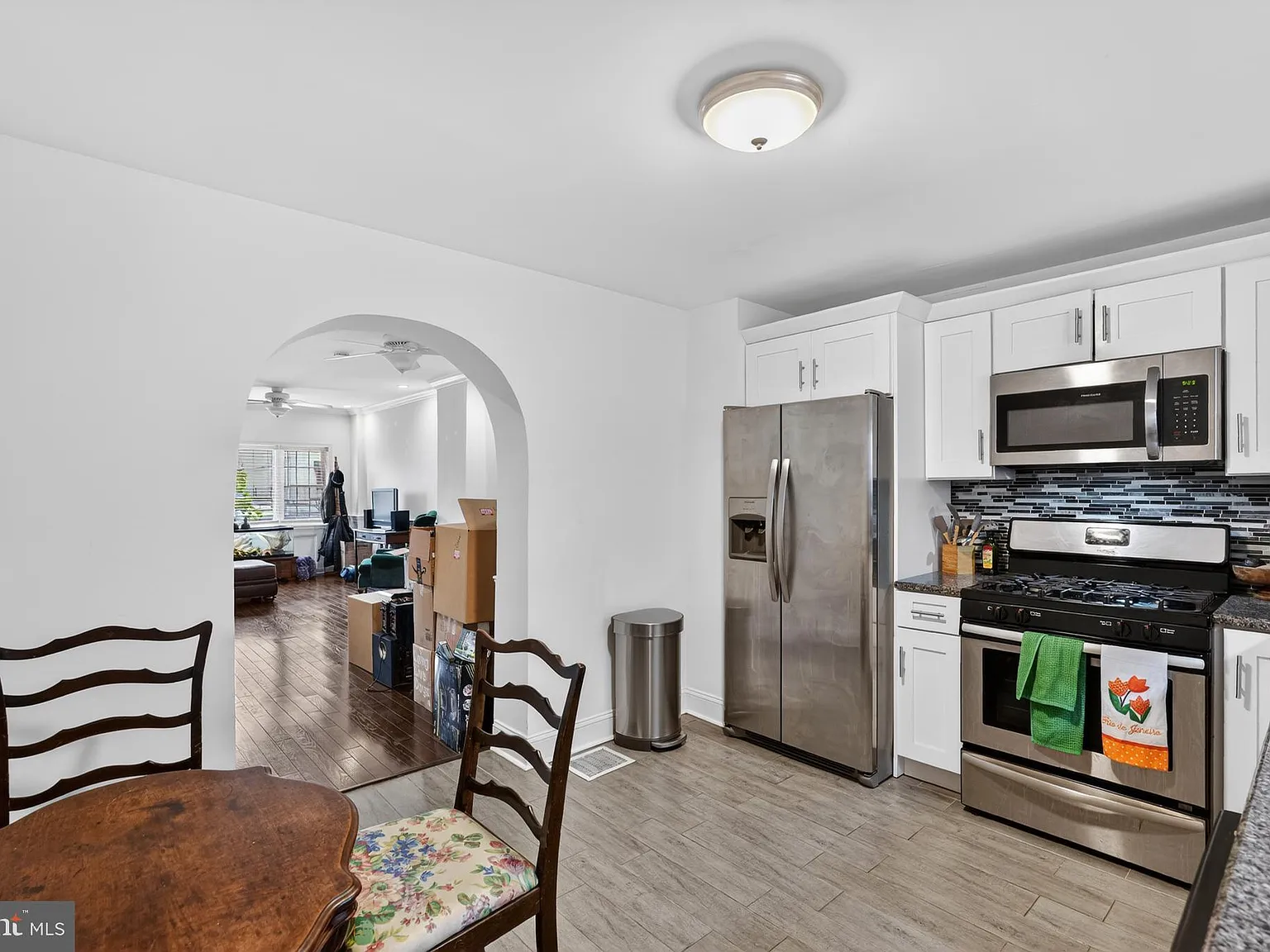 2 bed, 1.0 bath, 762 sqft, $2,250 — Photo 3