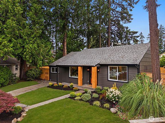 3rd image of 12520 24th Avenue NE