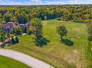 1607 Woodland Hall Dr, Delaware, OH