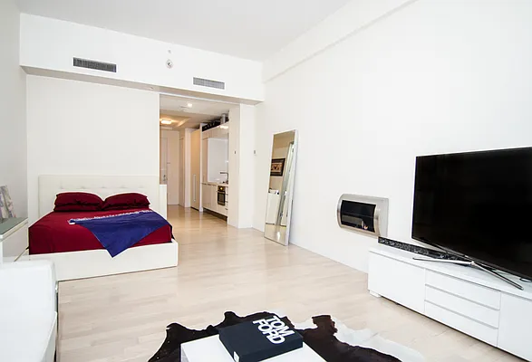 Sold by Massimo Nicastro, LREB | media 4