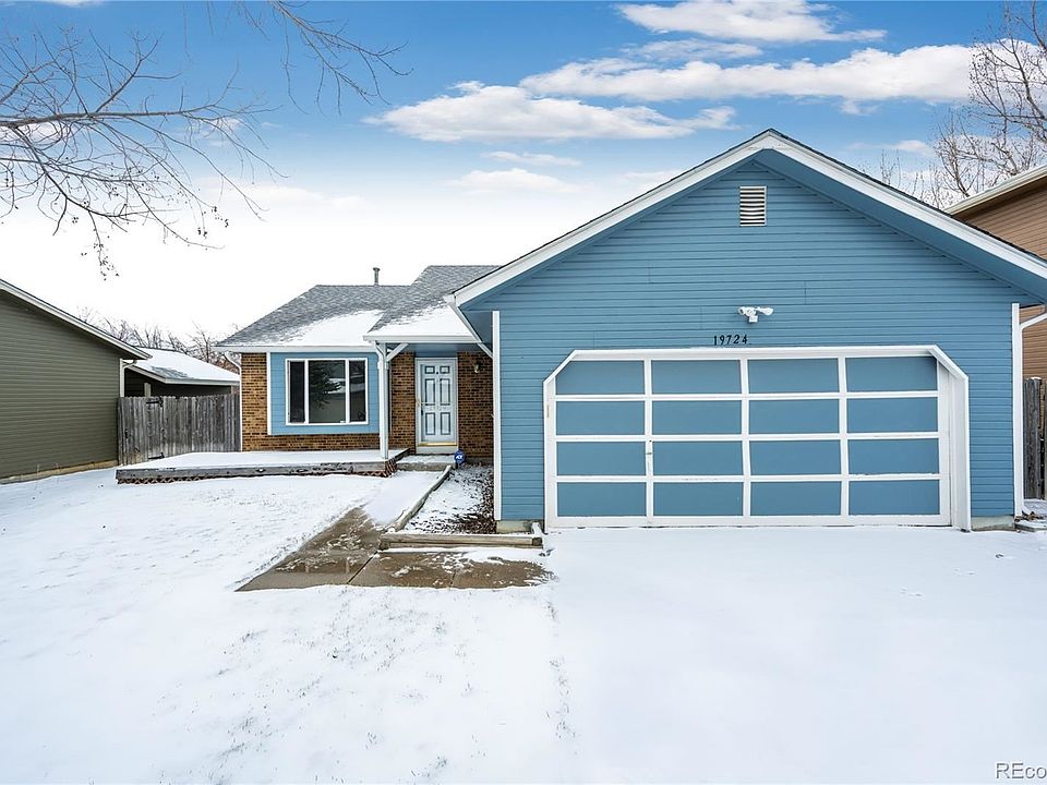 1st image of 19724 E Oxford Dr