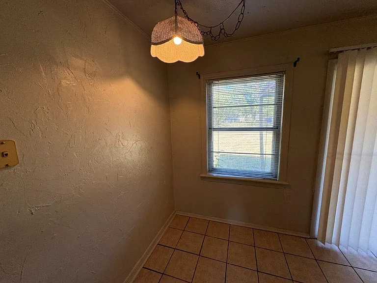 3013 Shirley Ln — Photo 8