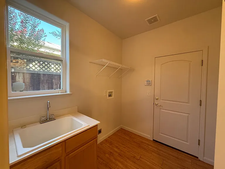 3904 Crescendo Ln — Photo 25