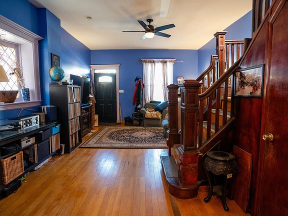 3rd image of 279 Armstrong Ave