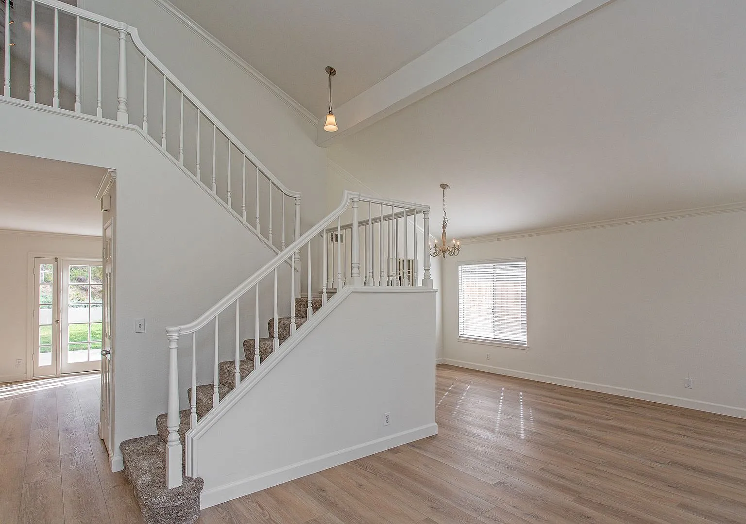 Bright and Beautiful 4 Bedroom Home in Carlsbad! — Photo 1