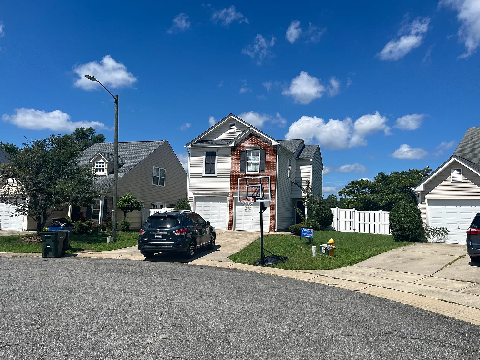 3 bed, 2.5 bath, 1360 sqft, $1,650 — Photo 2