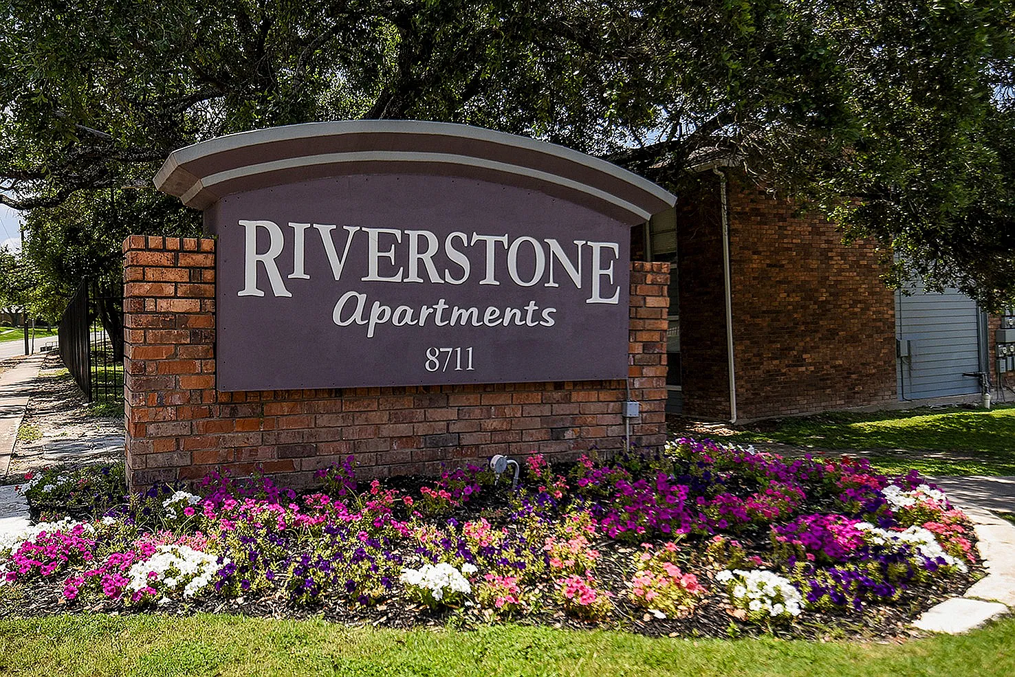 Riverstone Apartments — Photo 2