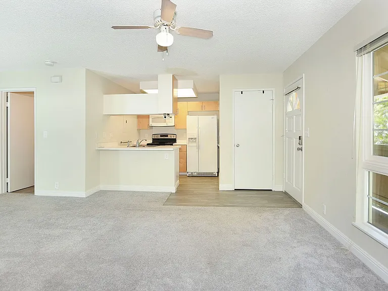 373 Mananai Pl #44-R — Photo 9