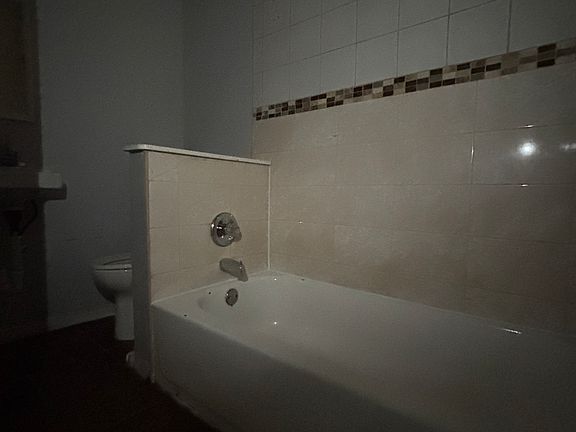 5th image of 100 Wilkinson Ave #2A