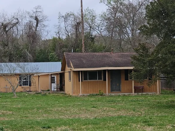 1301 Minglewood Rd, Liberty, TX 77575