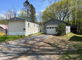 9 Front St, Rumford, ME 04276