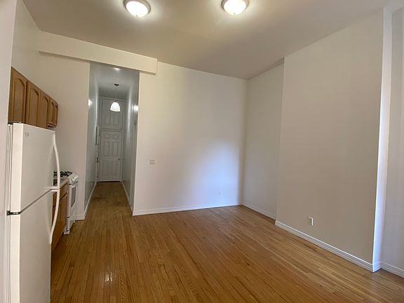 5th image of 452 W 57th St #1RE