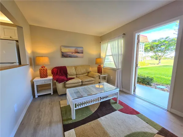 20 Pine Arbor Ln APT 104, Vero Beach, FL 32962