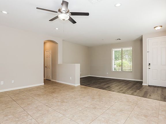4th image of 40994 N Vine Ave
